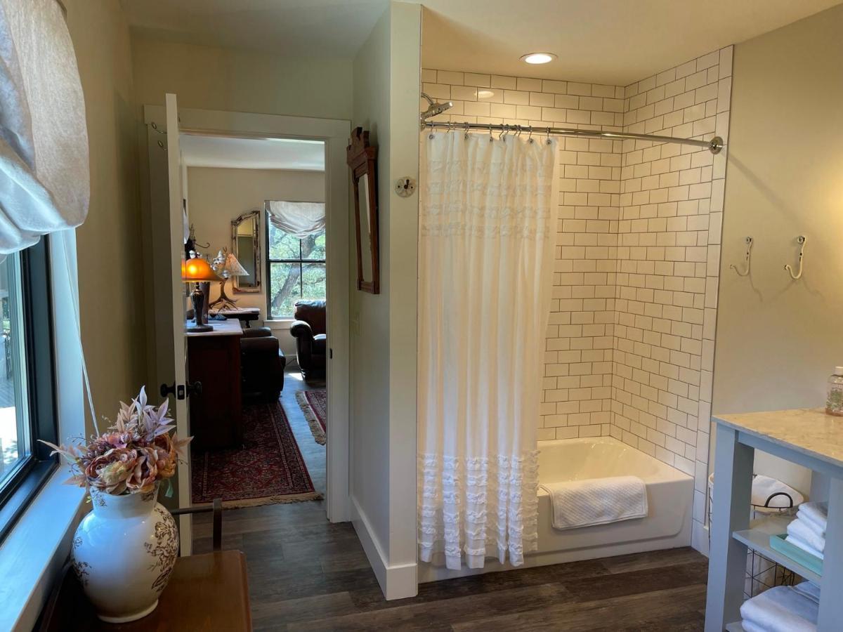 Inn At Sunset Mill Ranch Wimberley Εξωτερικό φωτογραφία